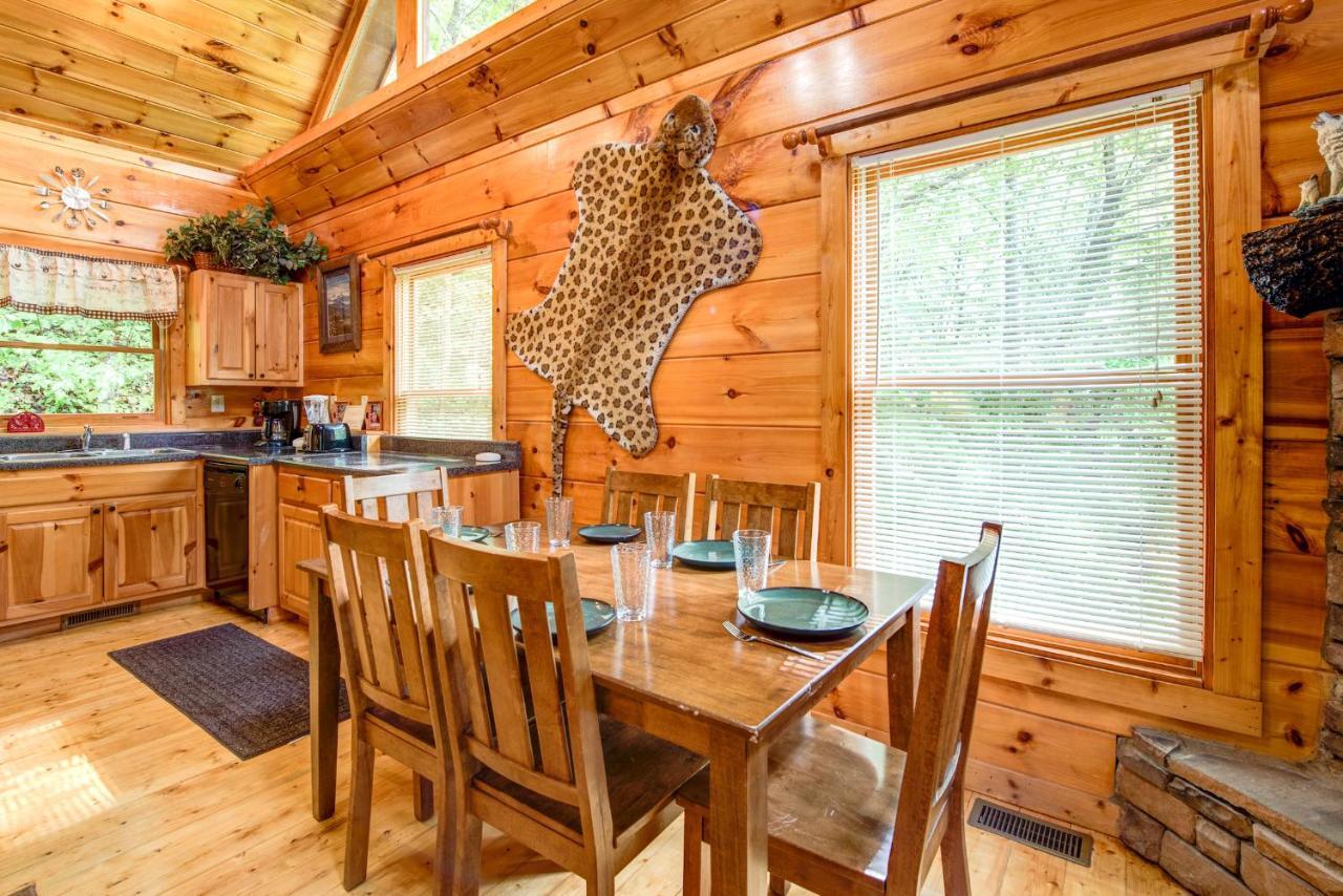 Cabin Of Dreams, 3 Bedroom Water View, Wifi, Hot Tub, Pool Table, Sleep 8 Sevierville Eksteriør billede