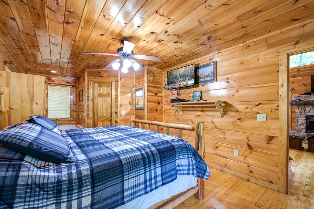 Cabin Of Dreams, 3 Bedroom Water View, Wifi, Hot Tub, Pool Table, Sleep 8 Sevierville Eksteriør billede