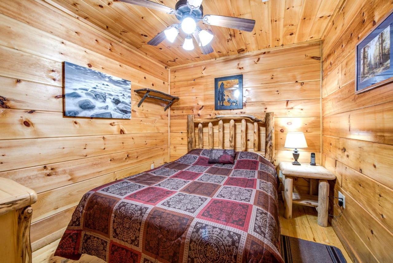 Cabin Of Dreams, 3 Bedroom Water View, Wifi, Hot Tub, Pool Table, Sleep 8 Sevierville Eksteriør billede