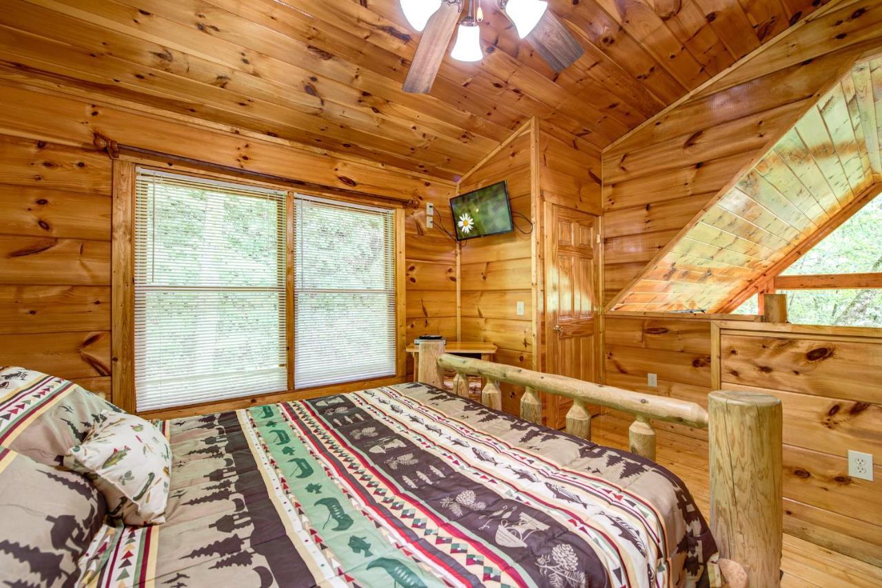 Cabin Of Dreams, 3 Bedroom Water View, Wifi, Hot Tub, Pool Table, Sleep 8 Sevierville Eksteriør billede