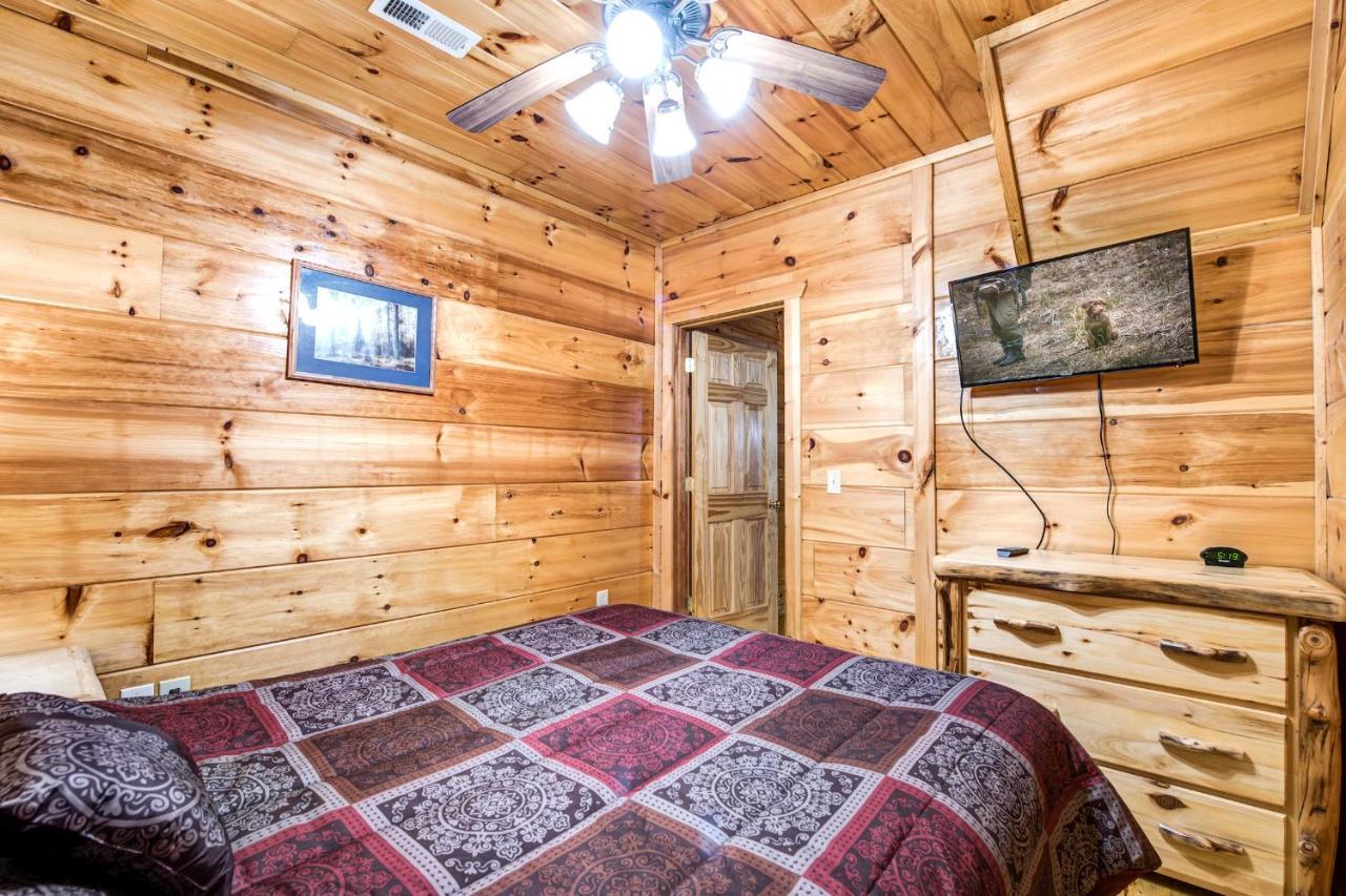 Cabin Of Dreams, 3 Bedroom Water View, Wifi, Hot Tub, Pool Table, Sleep 8 Sevierville Eksteriør billede